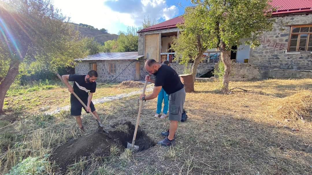 Գերհագեցած է օրը Արատեսում