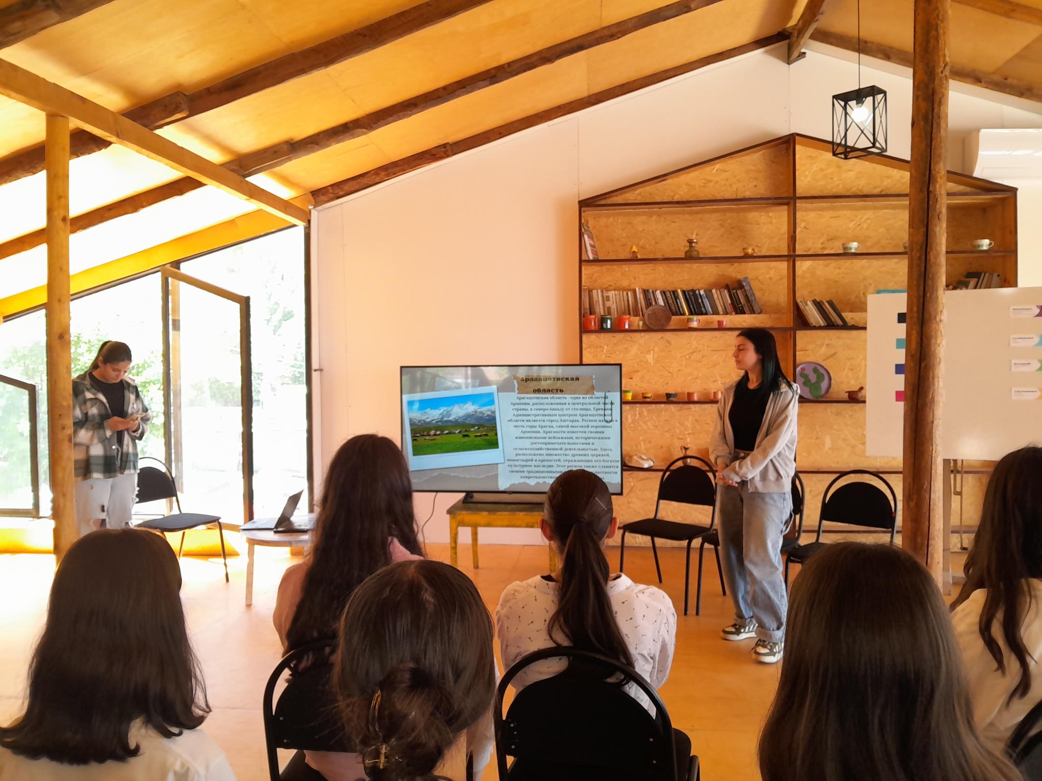 Presentation of the Tourism Trilingual Project at the College