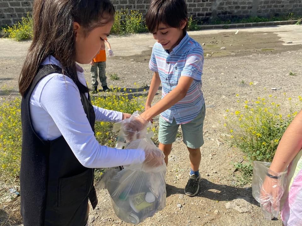 Ճամբարի 2-րդ օր. տարածքի մաքրում