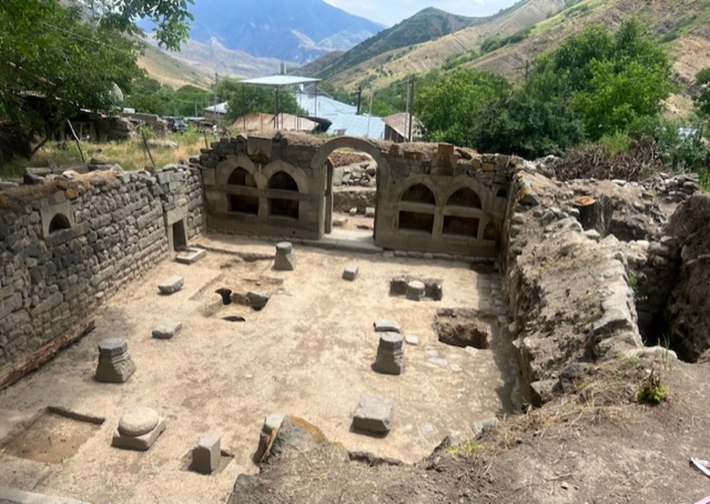 Դեպի Զորաց եկեղեցի և Հորսի պեղումնավայր