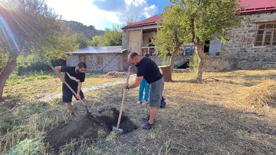 Գերհագեցած է օրը Արատեսում