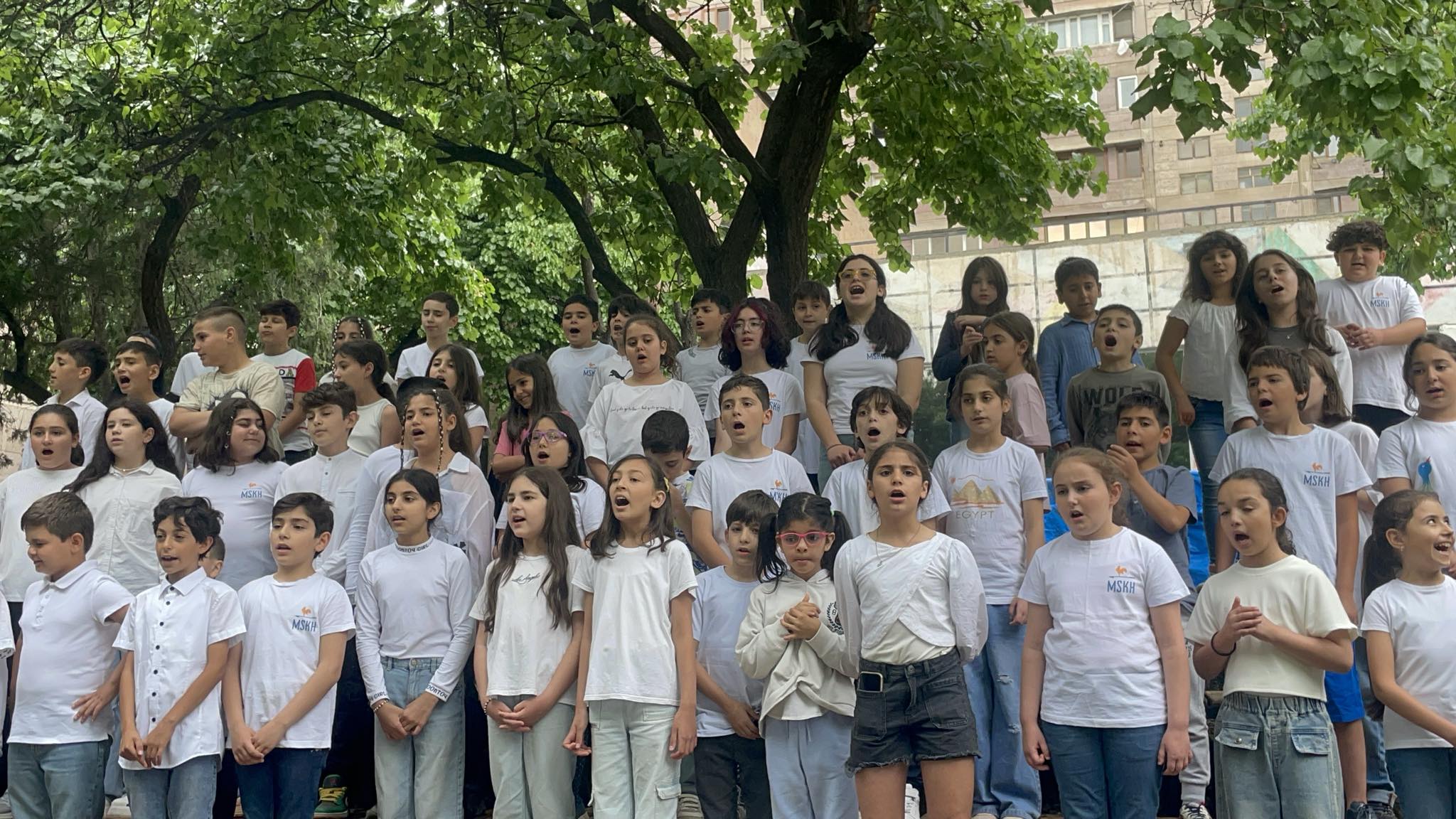 Սիրում եմ գարունդ….
