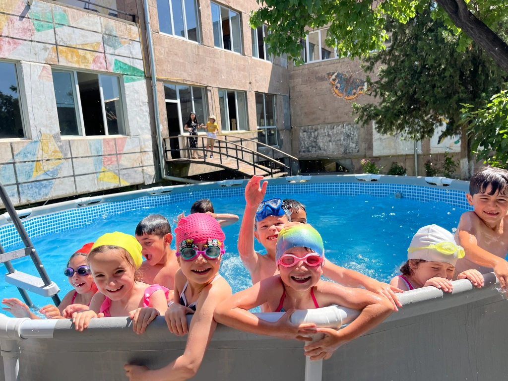 Ամառային լողափնա ճամբար. երաժշտական գործունեություն