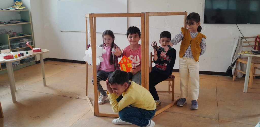 Խոսքով ու խաղով. Առավոտը գյուղում