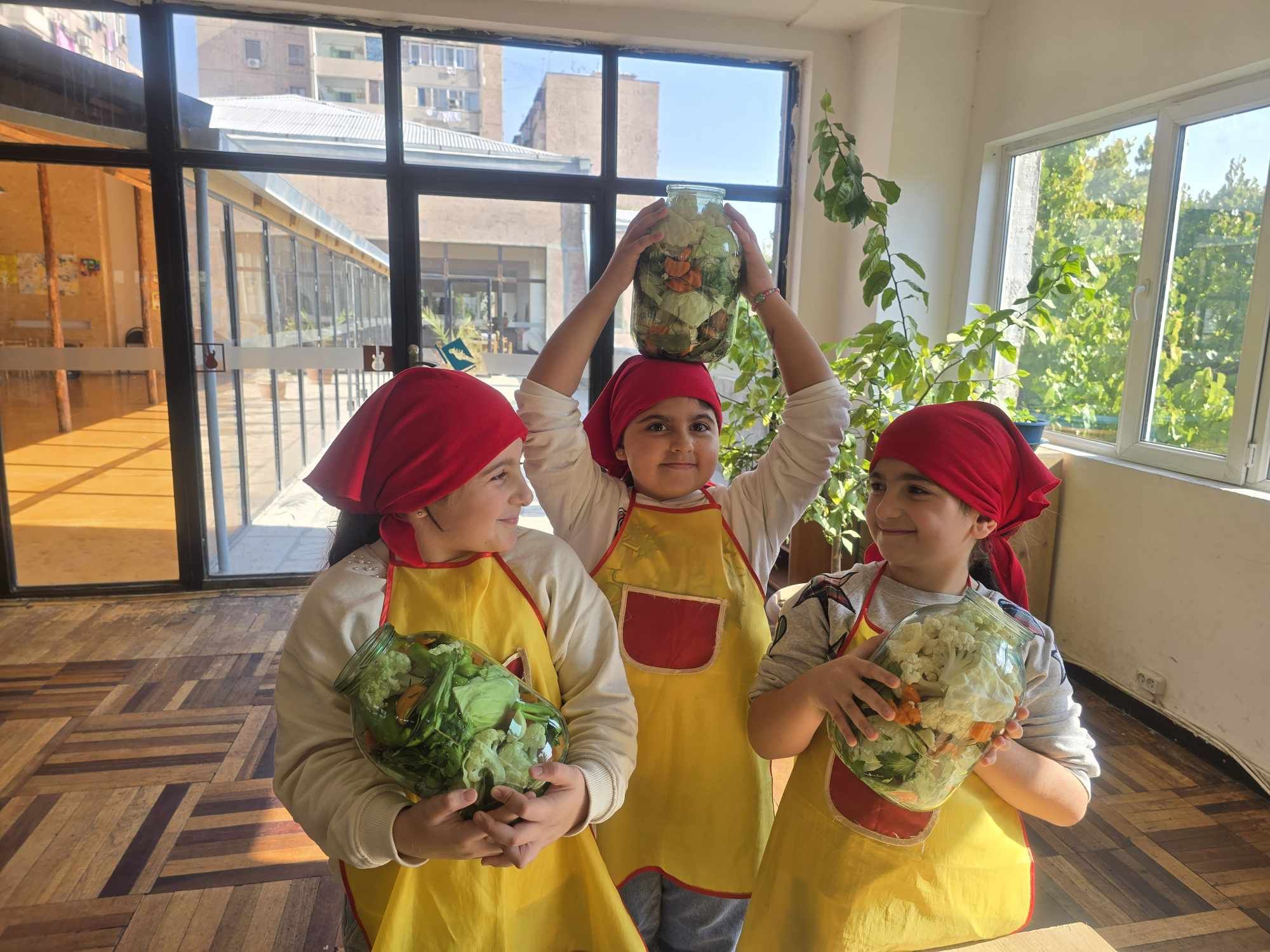 Թթուդրիկ ծես երրորդ դասարանում