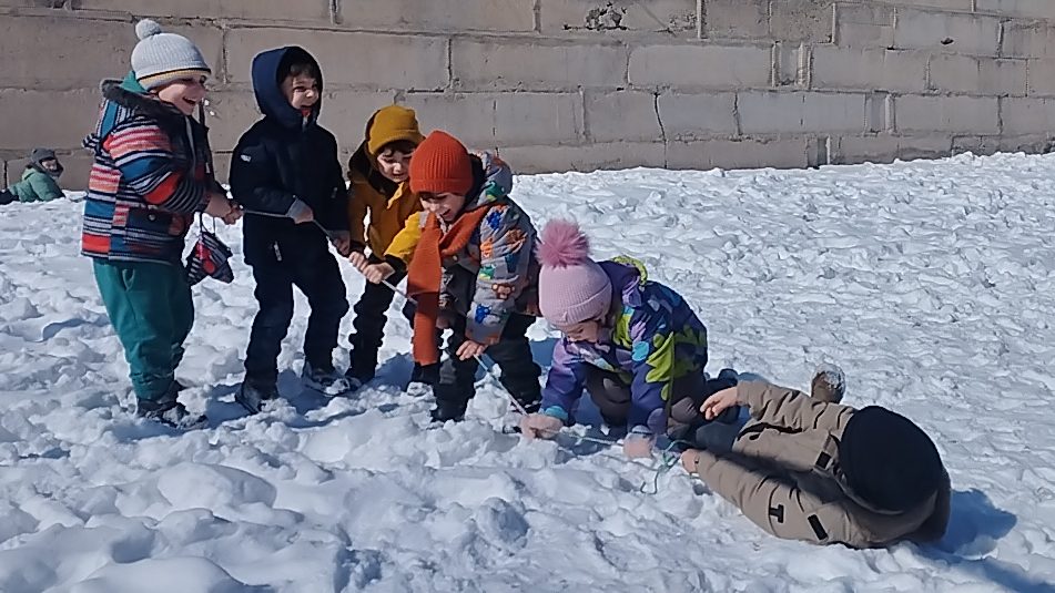 Все в снегу. Национальные игры