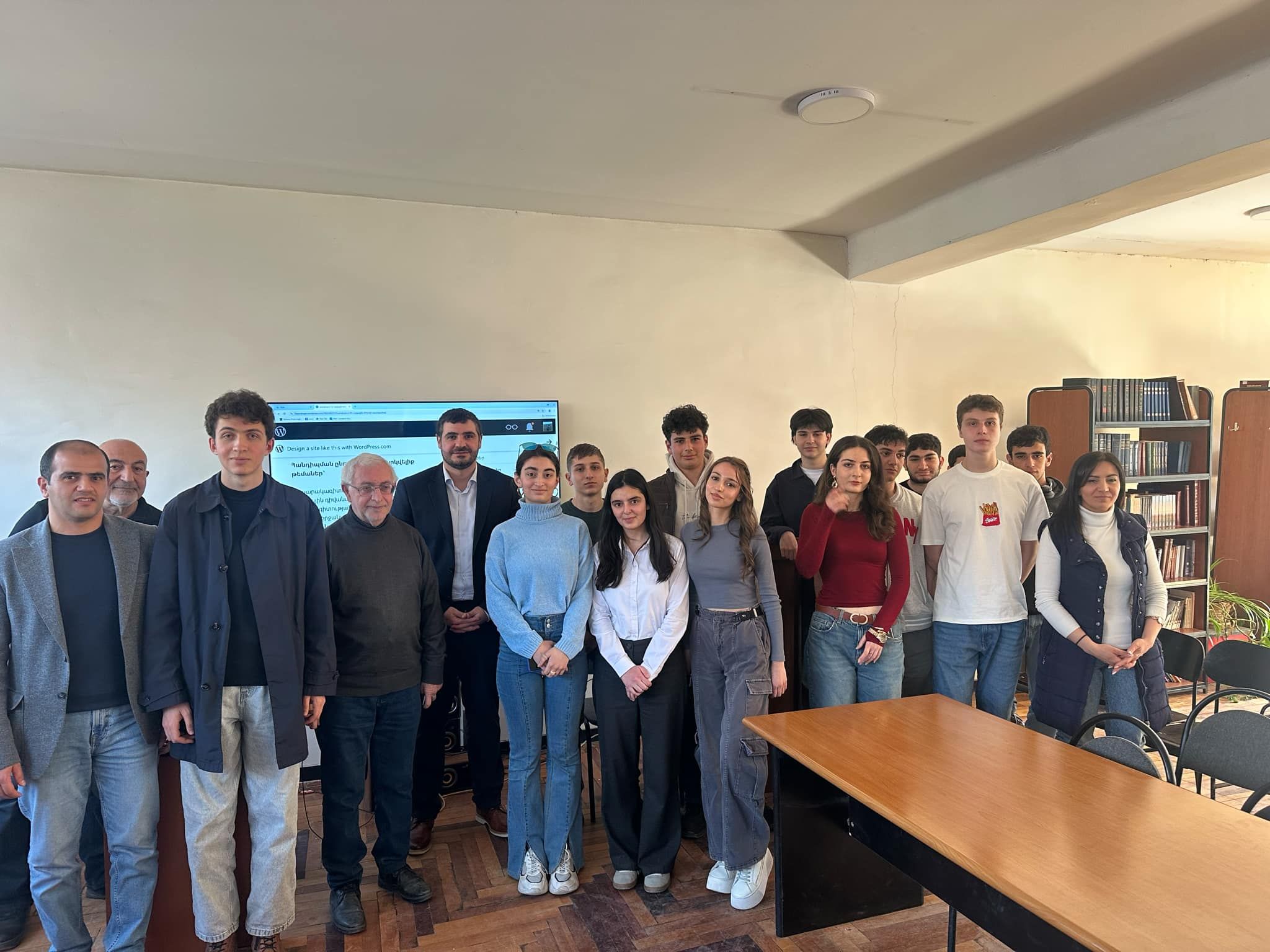 Reunión con el diputado de la Asamblea Nacional Armán Yeghoyán