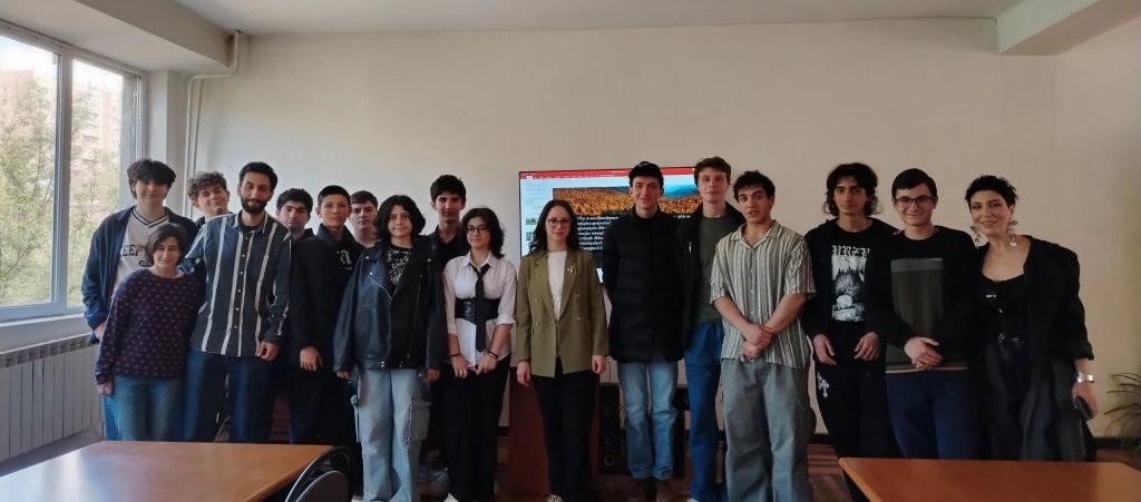 Encuentro con Aspram Azaryan, investigador del Instituto de Arqueología y Etnografía de la Academia Nacional de Ciencias