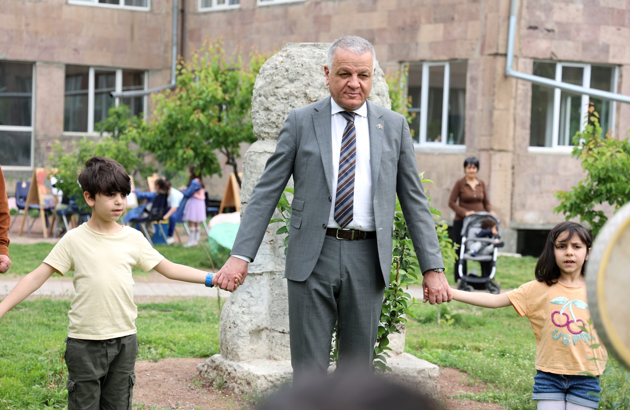 El Embajador de la UE visitó el complejo educativo