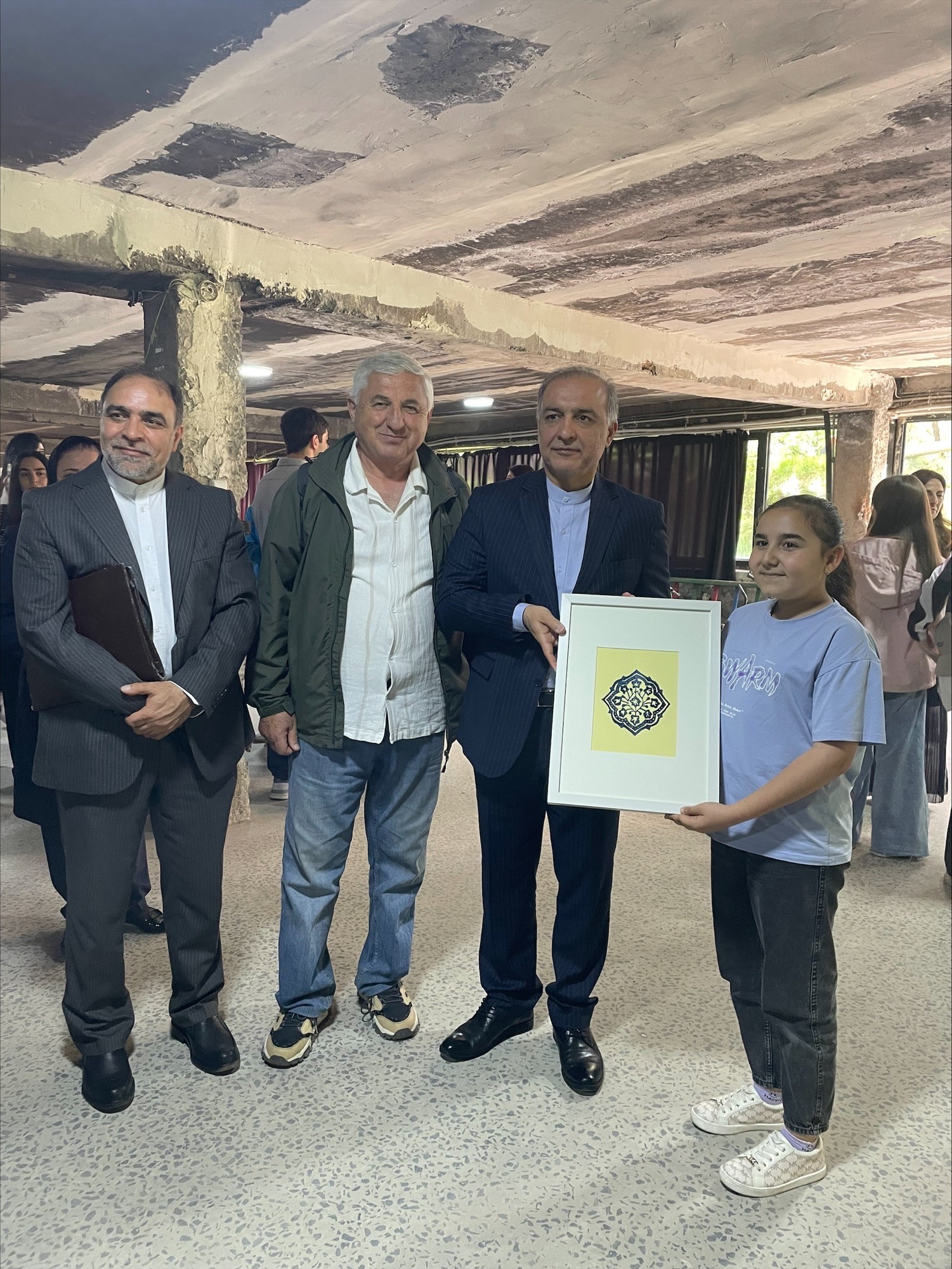 بازدید سفیر ایران در جمهوری ارمنستان از مجتمع آموزشی