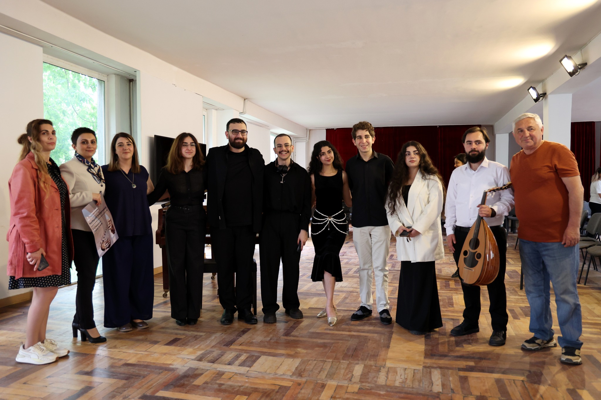 Enstrümantal Müzik: Sahnede – Genç İranlı ve İranlı-Ermeni Sanatçılar