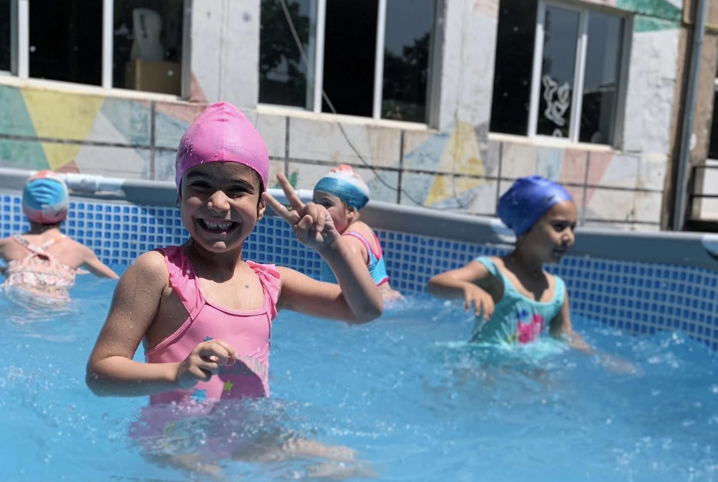 Լողափնյա հրճվանք