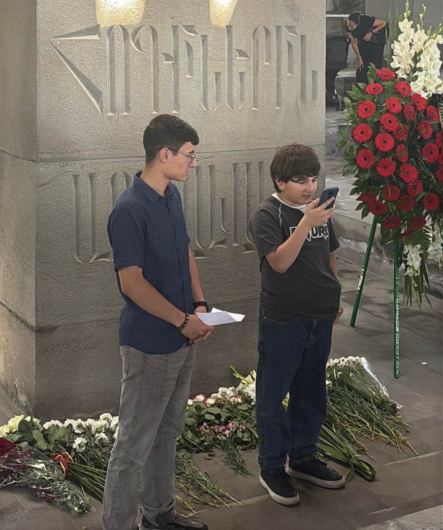 Participación en el acto conmemorativo del Día de las víctimas de las represiones soviéticas