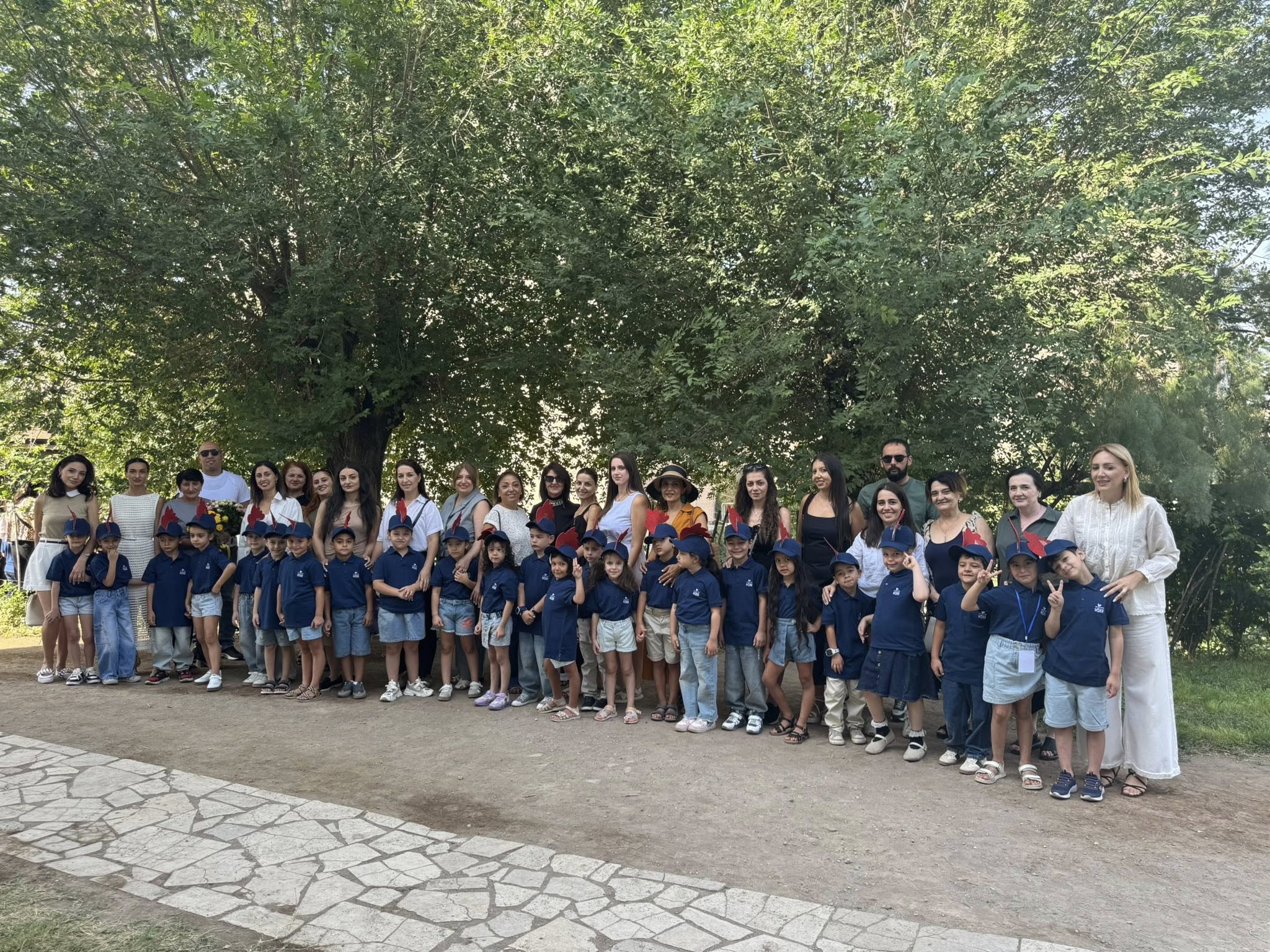 Անհաղթ աքլորների շքերթ