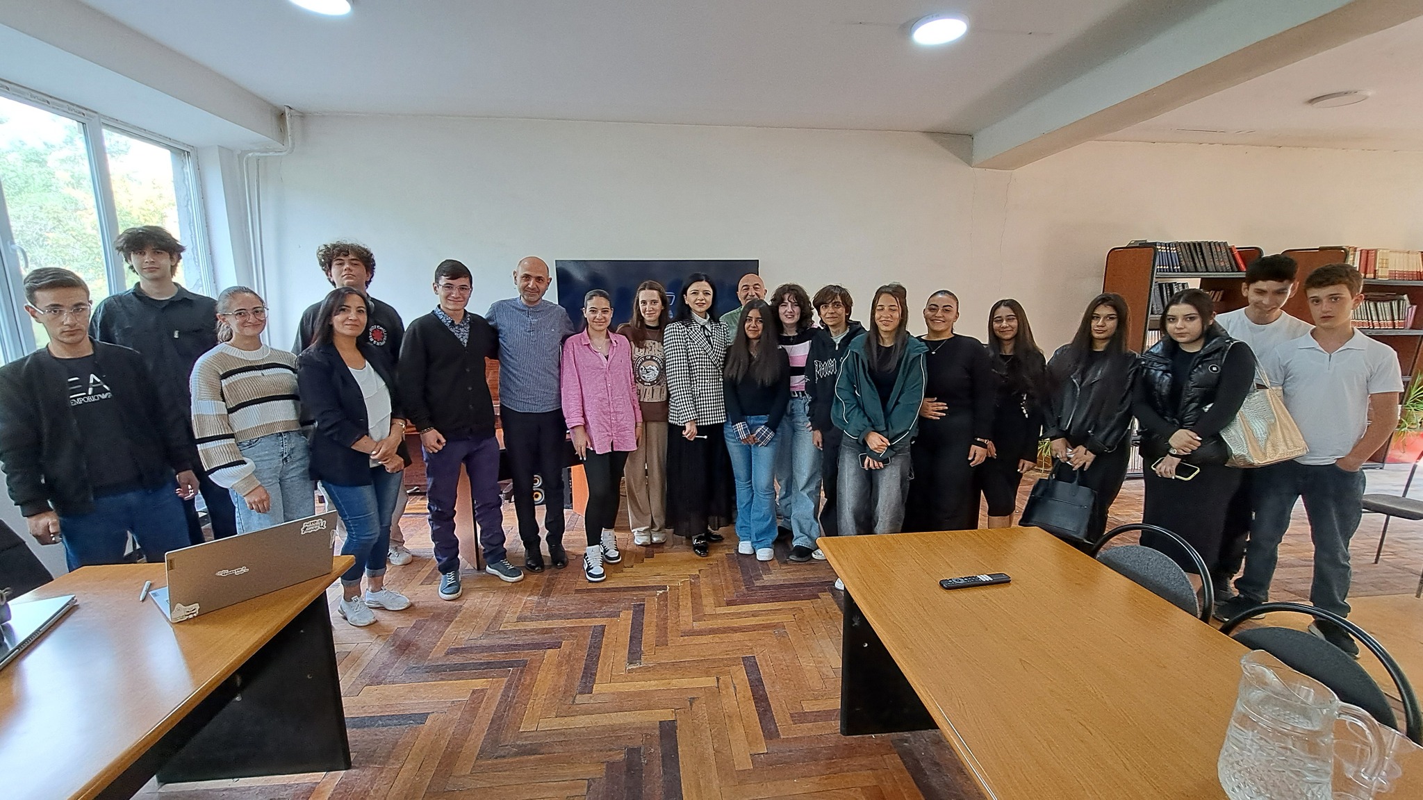 Encuentro con la profesora de la Facultad de Relaciones Internacionales de la Universidad Estatal de Ereván, doctora en Ciencias Políticas, Siranush Melikyan
