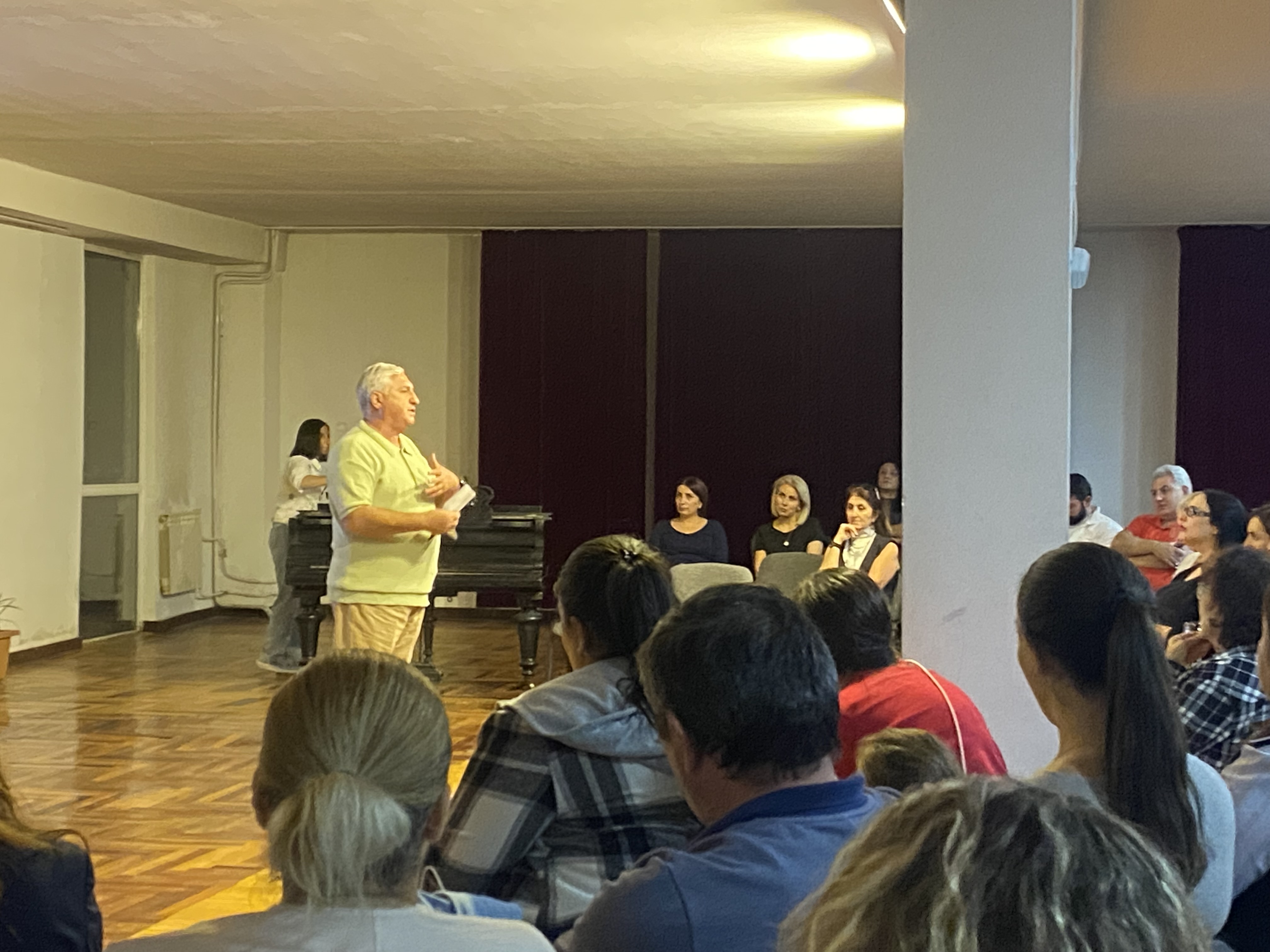 Reunión con la comunidad de padres 