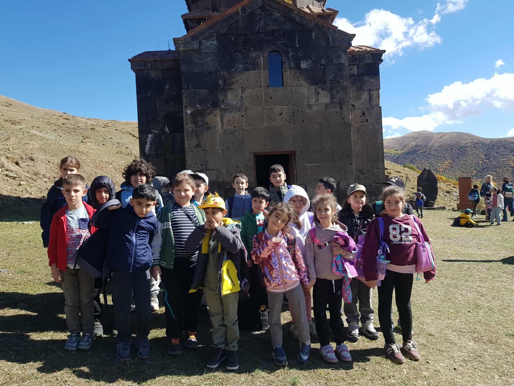 Արևմտյան դպրոցի 2.2 և 3.3 դասարանների սովորողները` Թուխ Մանուկ եկեղեցում
