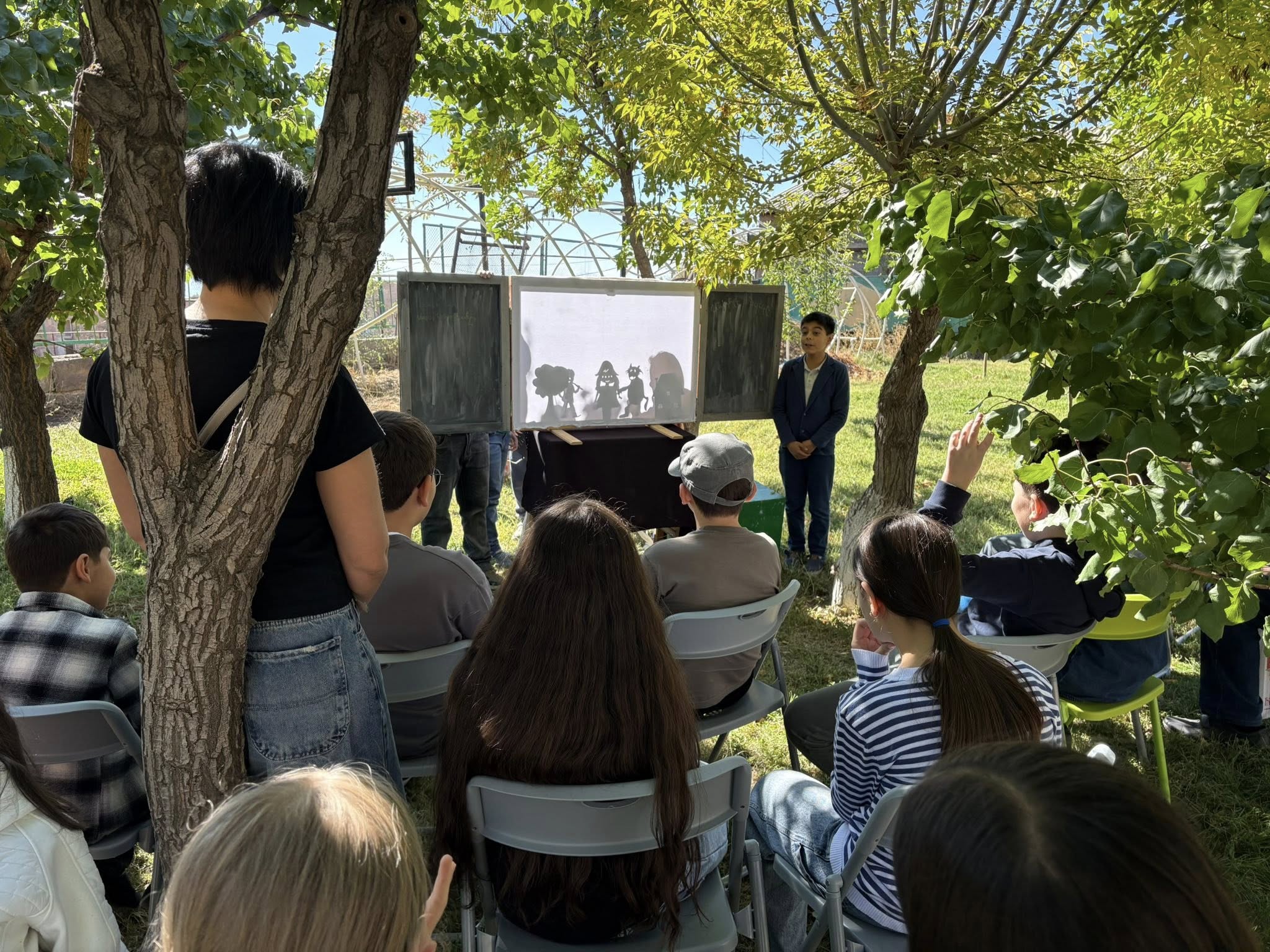 English Outdoor Performance of Shadow Puppet Theatre 