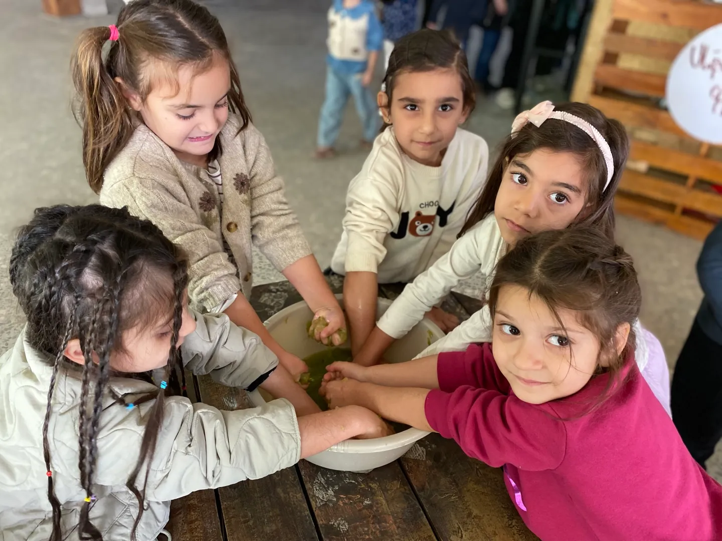 در مدرسه ان«گور و شراب» سِباستاتسی