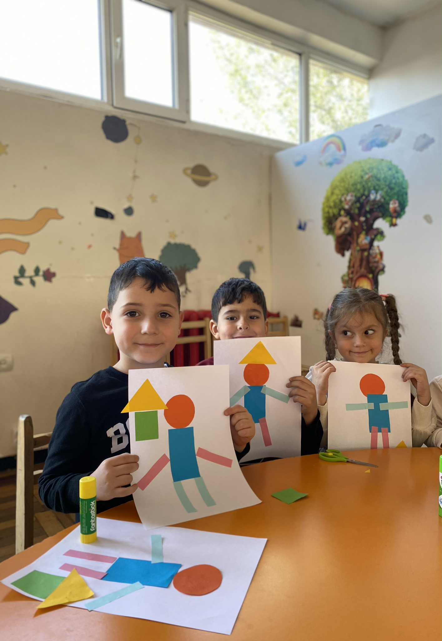 Երկրաչափական պատկերներով մարդուկ