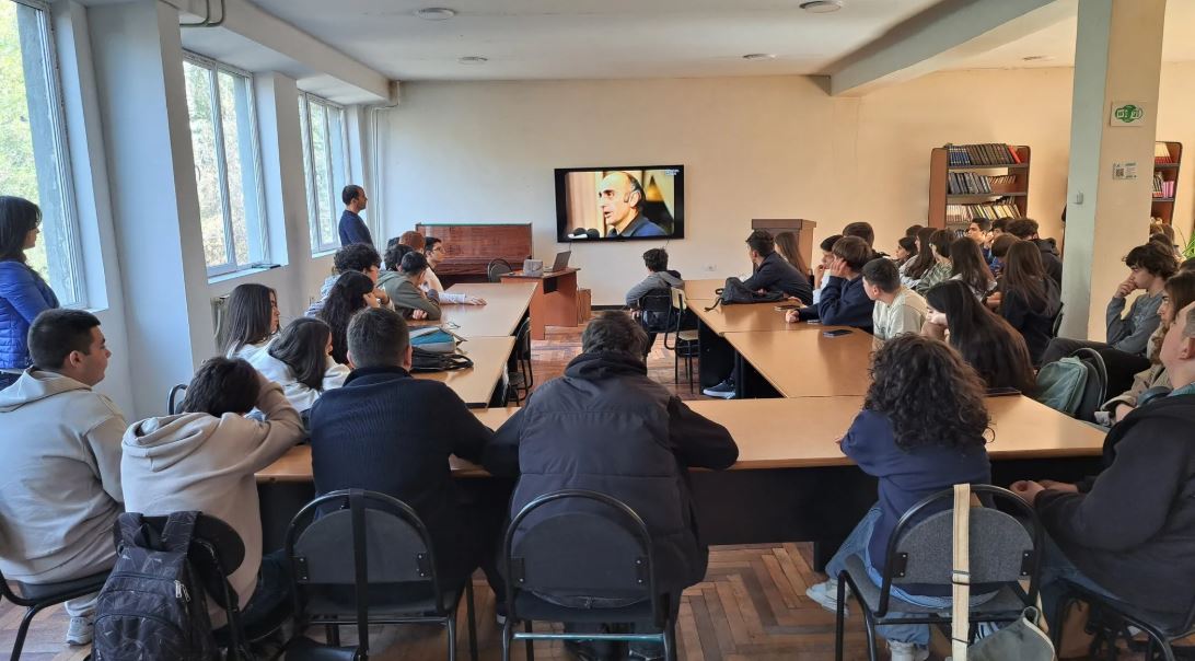 Վավերագրական ֆիլմի դիտում. Վանո Սիրադեղյան