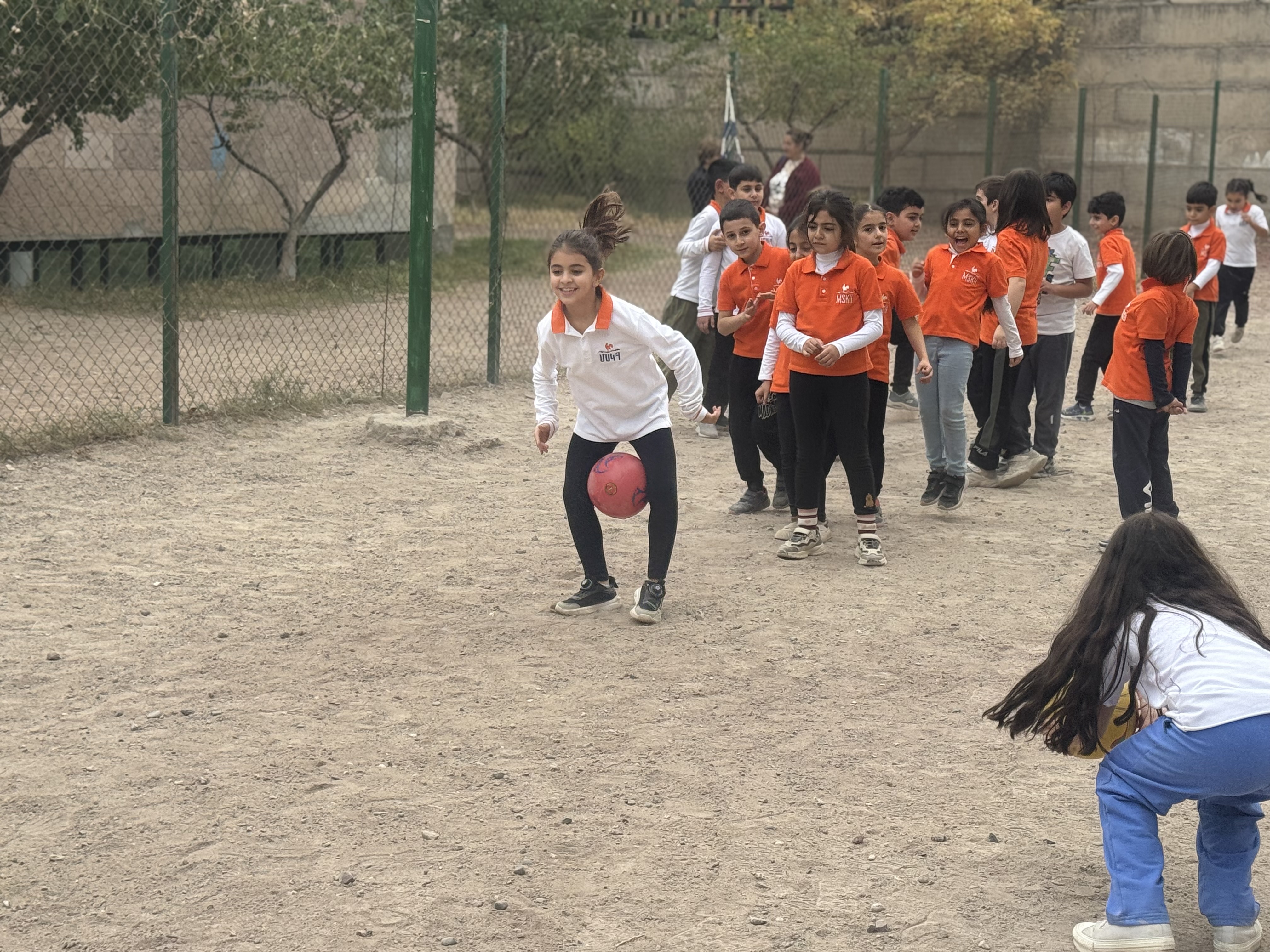 Մարզական շքերթ, գնդակախաղեր