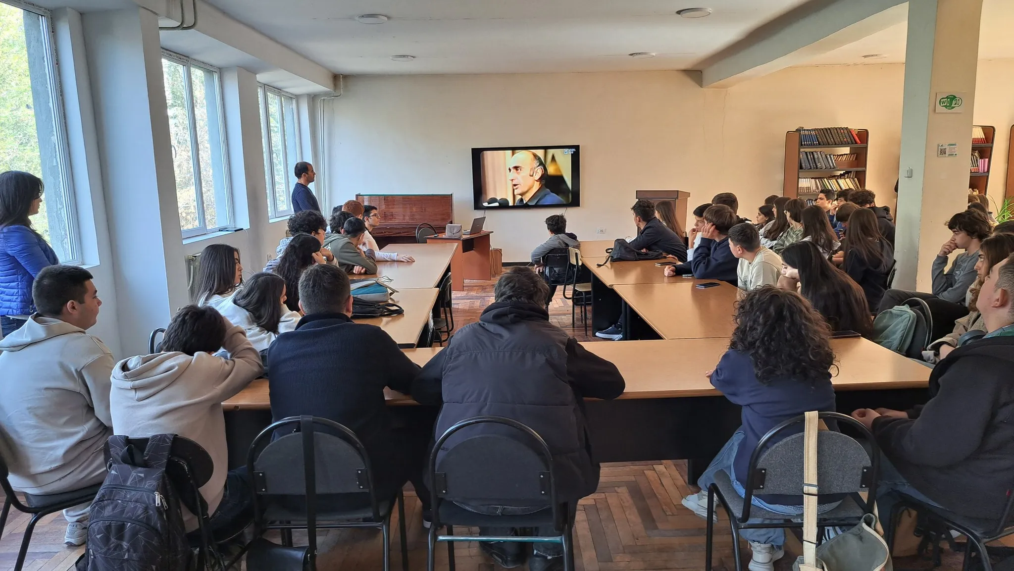 تماشای فیلم مستند: وانو سیرادقیان