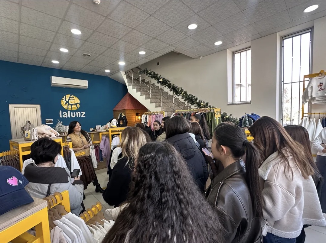 Visita al taller de confección armenio Lalunz