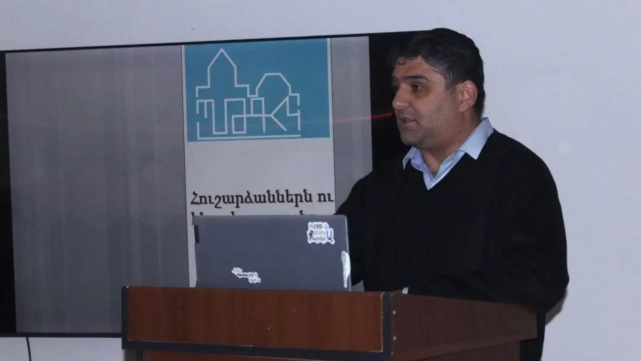 Հանդիպում հնագետների հետ. լուսաբանում