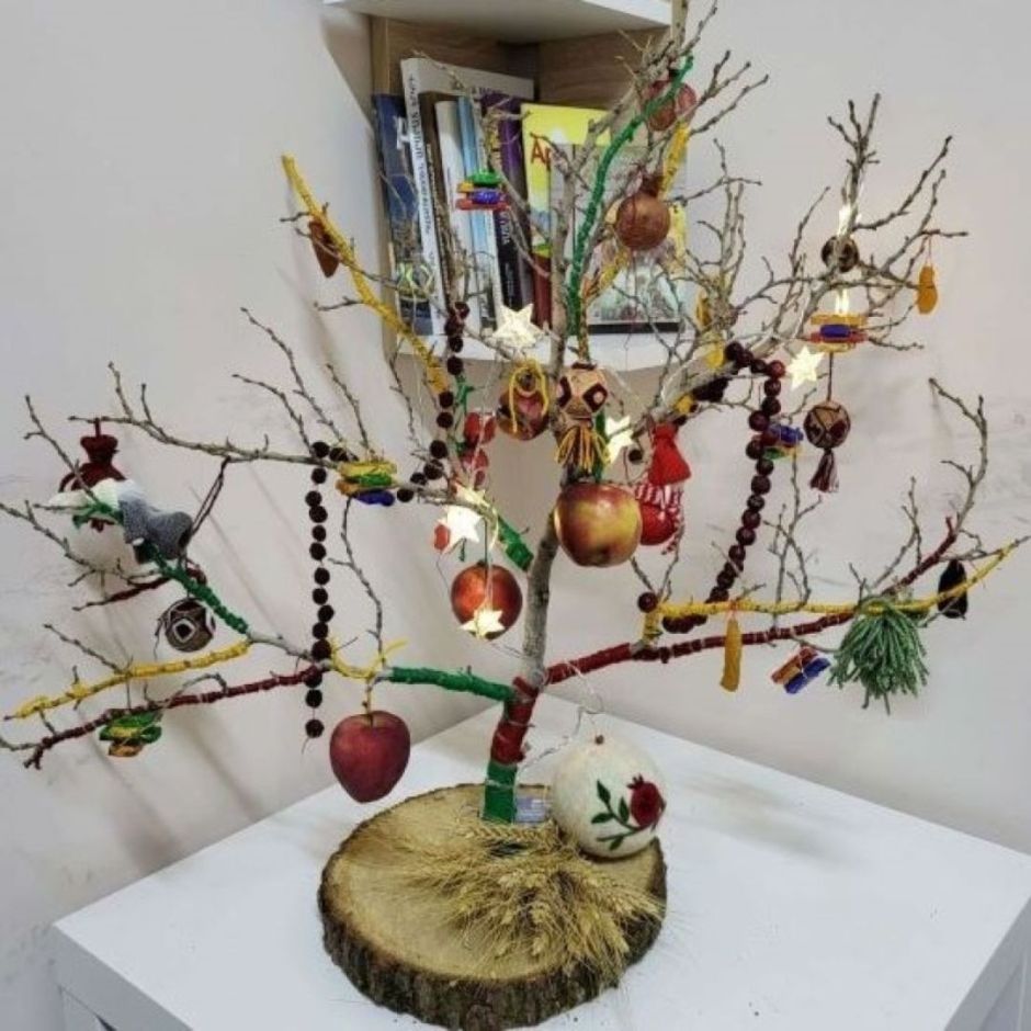 Կաղանդի ծառ․ Զահրատ