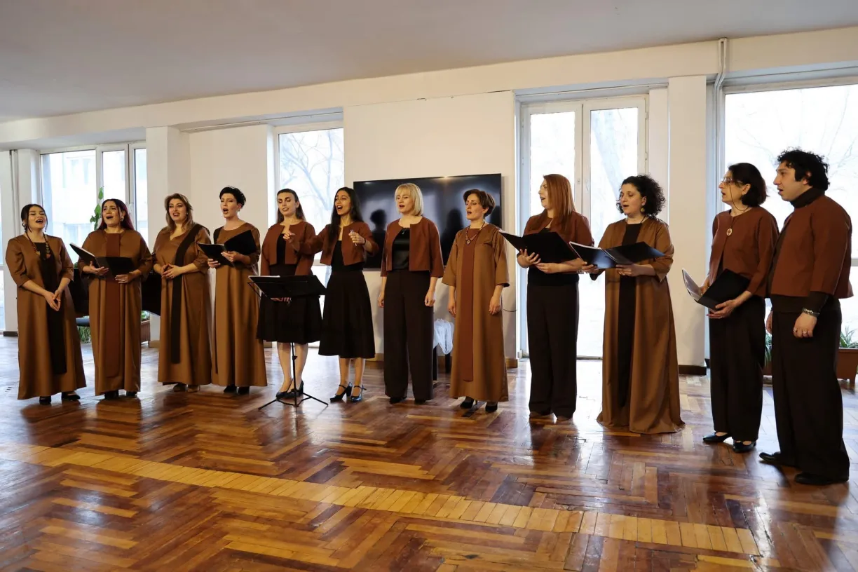 Ուսուցչական երգչախմբի հագուստի դիզայն