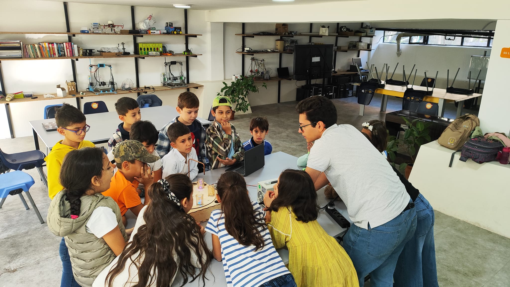 Կազմակերպիչներ