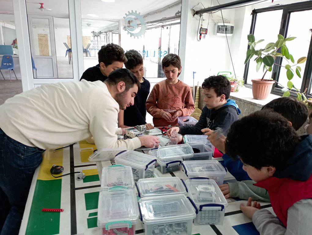 Դպրոցների, քոլեջի ղեկավարներ