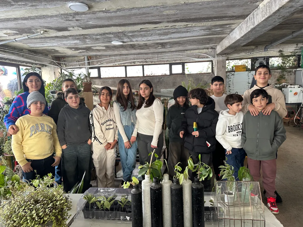 Поход отряда «Любознательные» в лабораторию растений