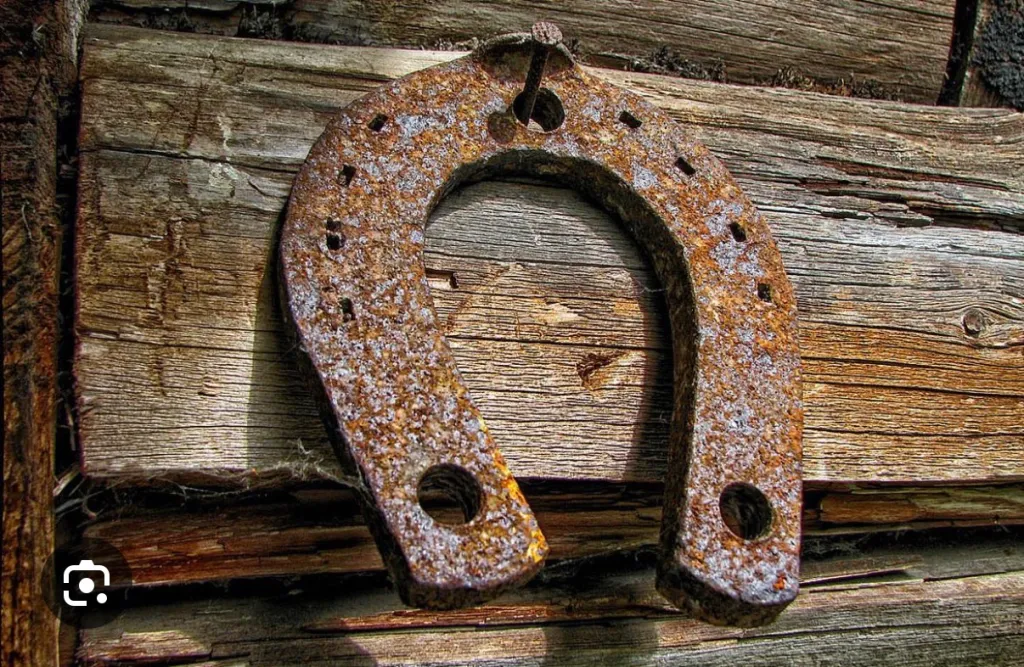 Подкова как символ удачи в русских домах. Проект«Обереги у русских и армян»