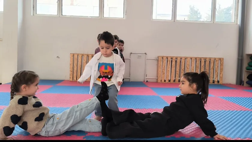 Թիզ ու թմբուզ. ազգային խաղ