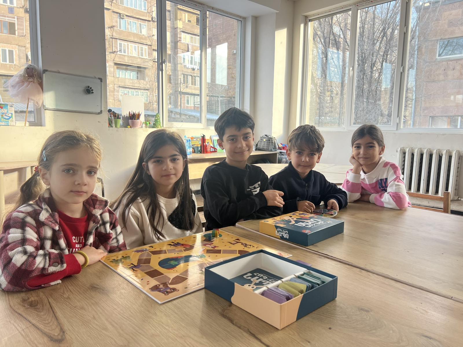 Լեզվագործունեություն` խաղ-գործունեությամբ