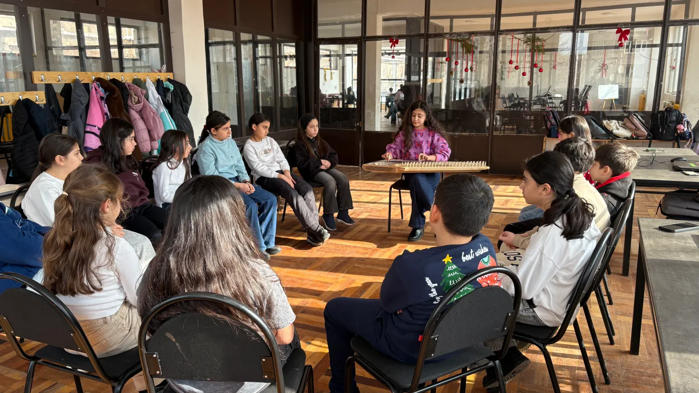 Yana Antonyan présente le qanun