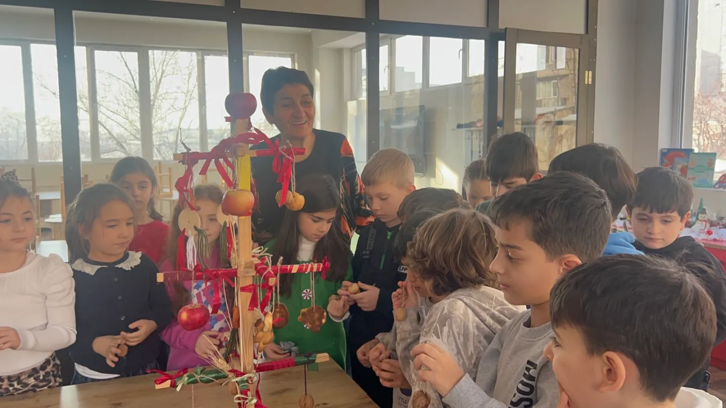 تزیین درخت زندگی با آسیل-واسیل‌ها