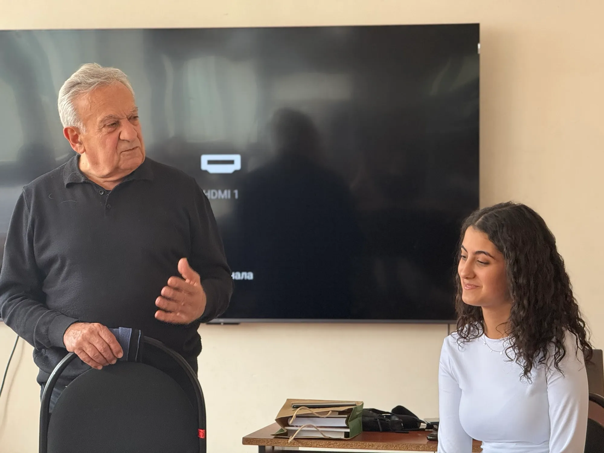 Կրթահամալիրի հյուրն էր չարենցագետ Դավիթ Գասպարյանը