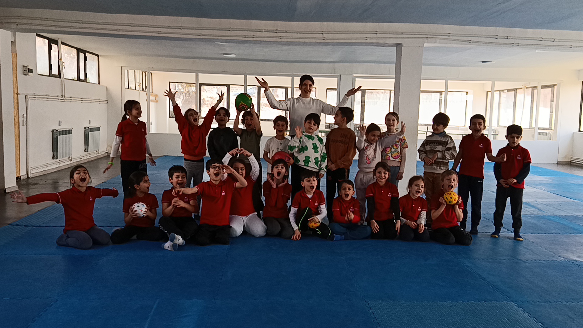 Մայրիկատոնին`մարզատոն-գնդակախաղեր