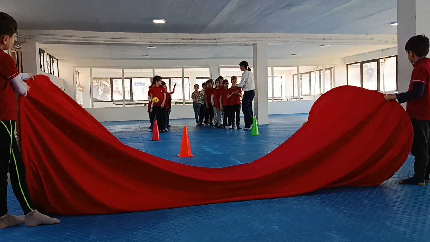 დედის დღე: სპორტის დღე - ბურთით თამაშები