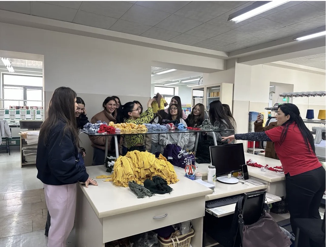 Visite pédagogique à l’atelier de jouets de la marque arménienne « Mankan »