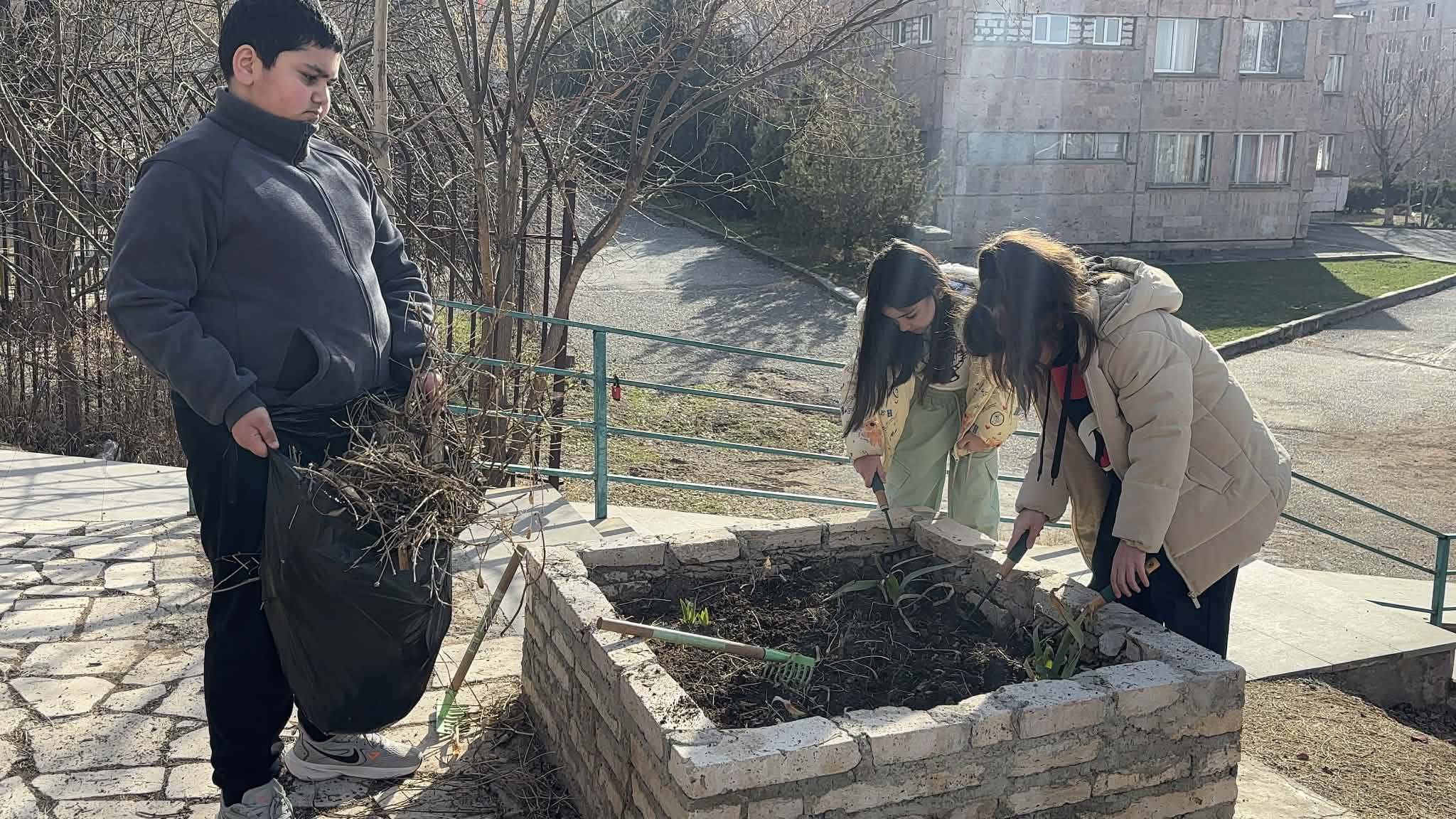 Ձոն գարնանը և գեղեցիկին