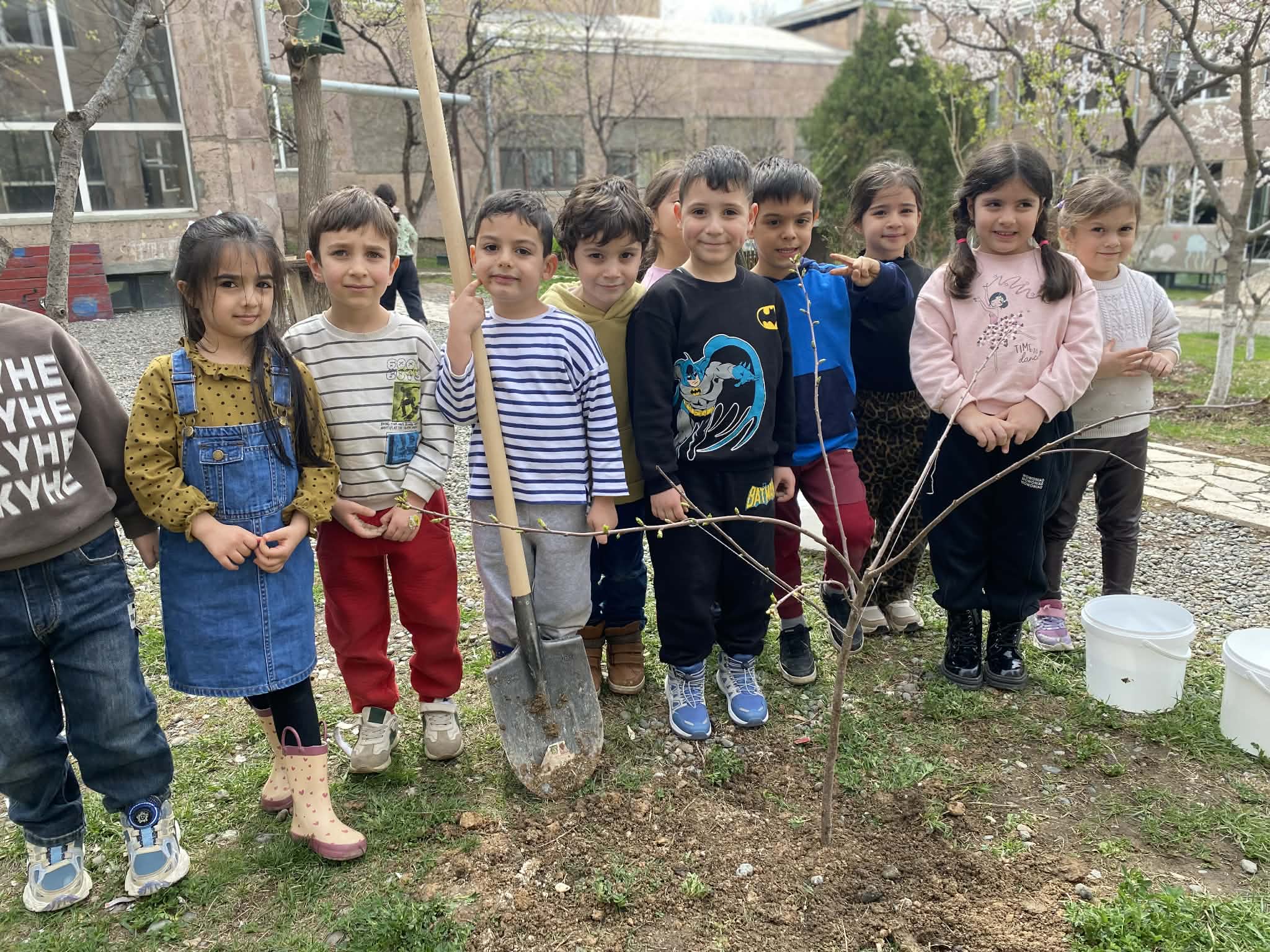 Ծննդյան ծես՝ ծառատունկով