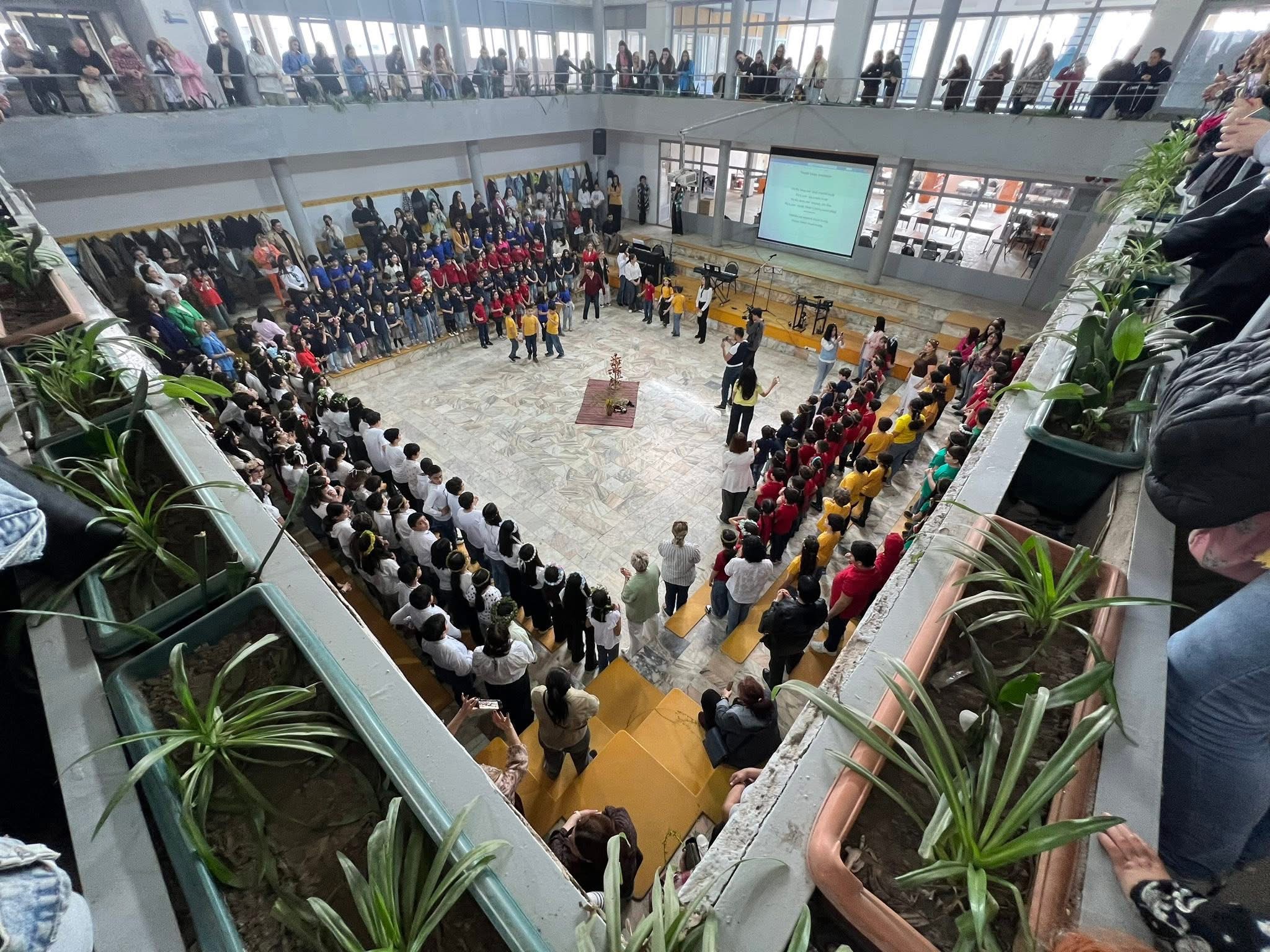 Ծառզարդար. ուրբաթ-համերգ