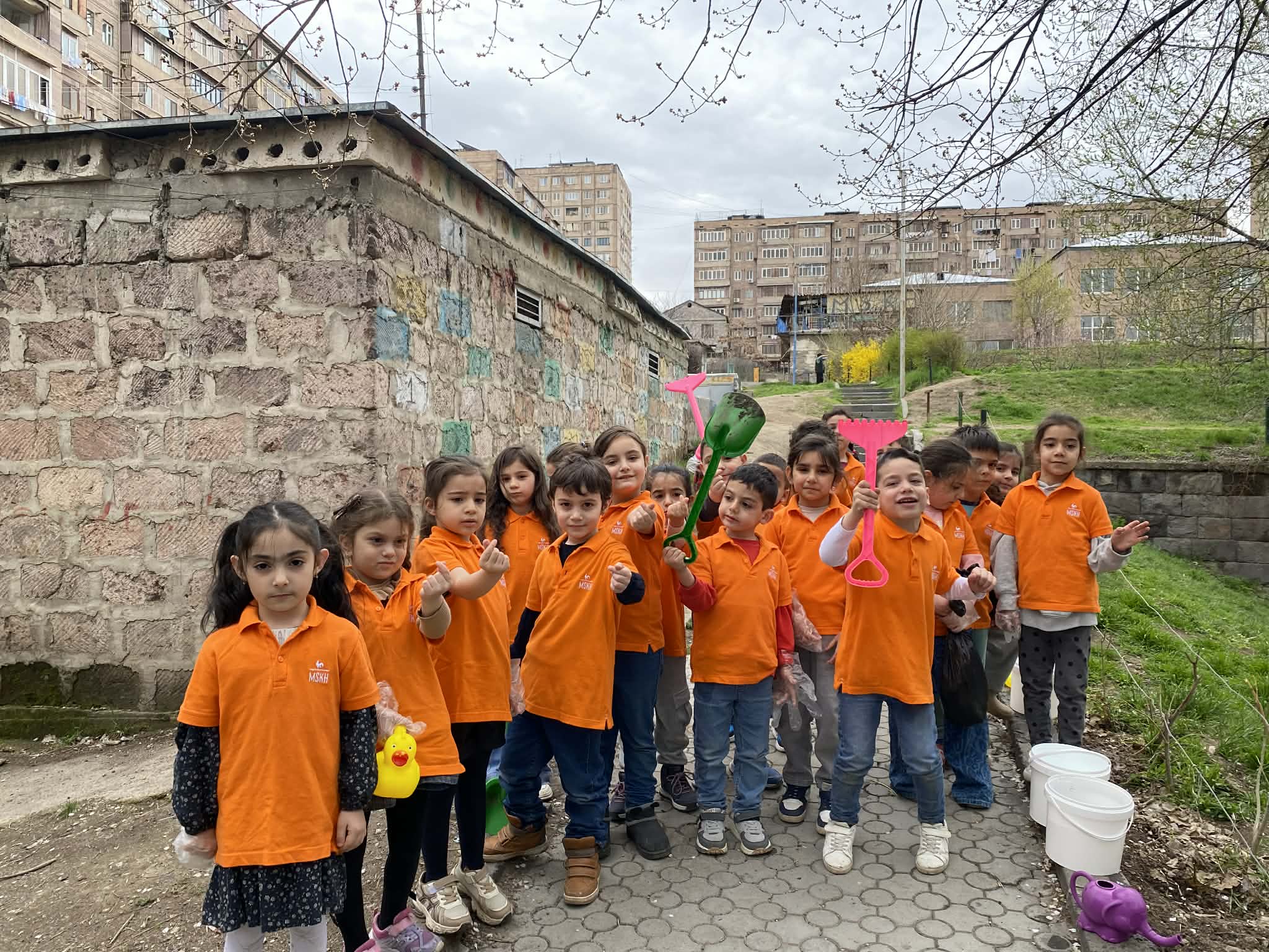 Բացօթյա աշխատանոց։ Գարնանային գույներ