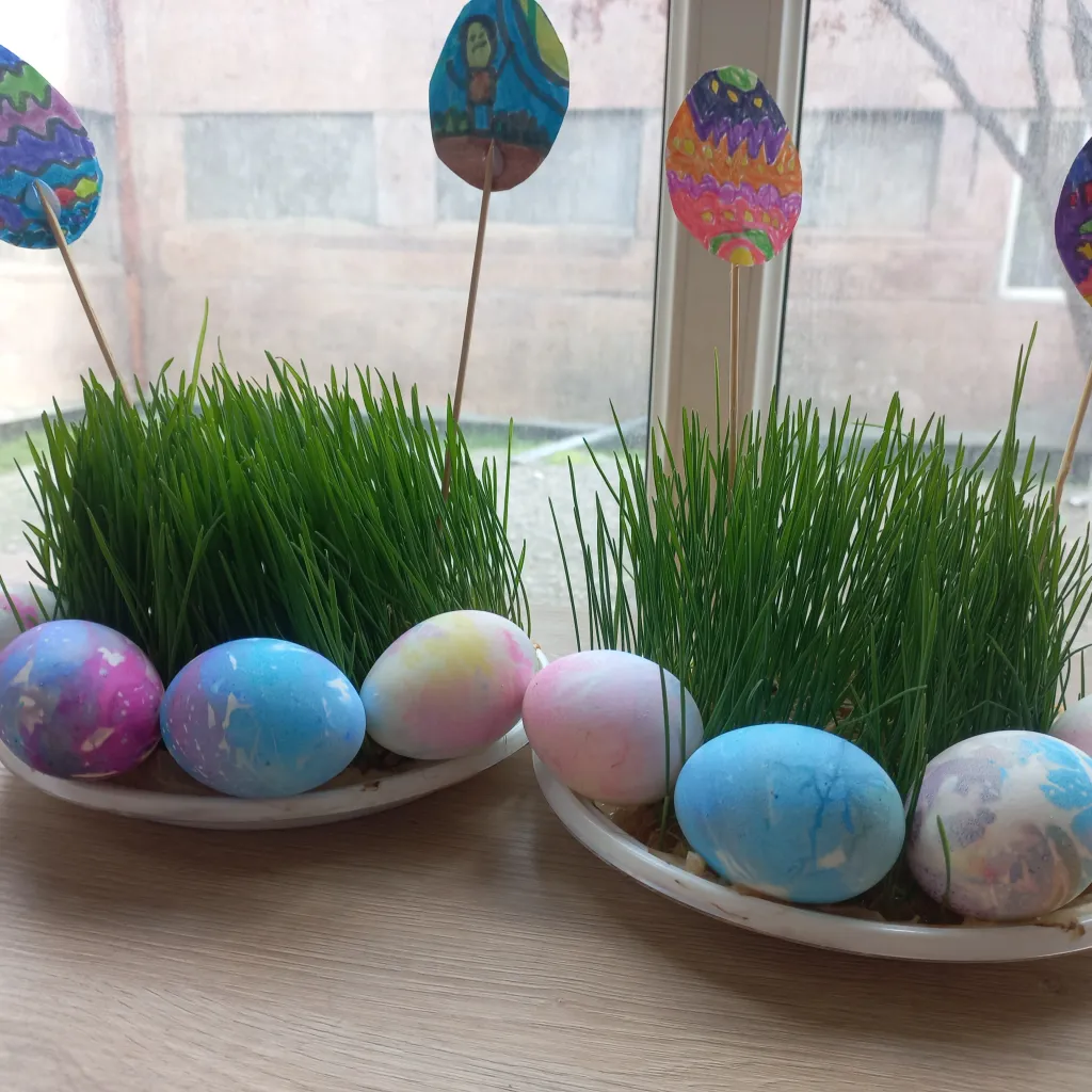 Գունավոր ձվիկներ