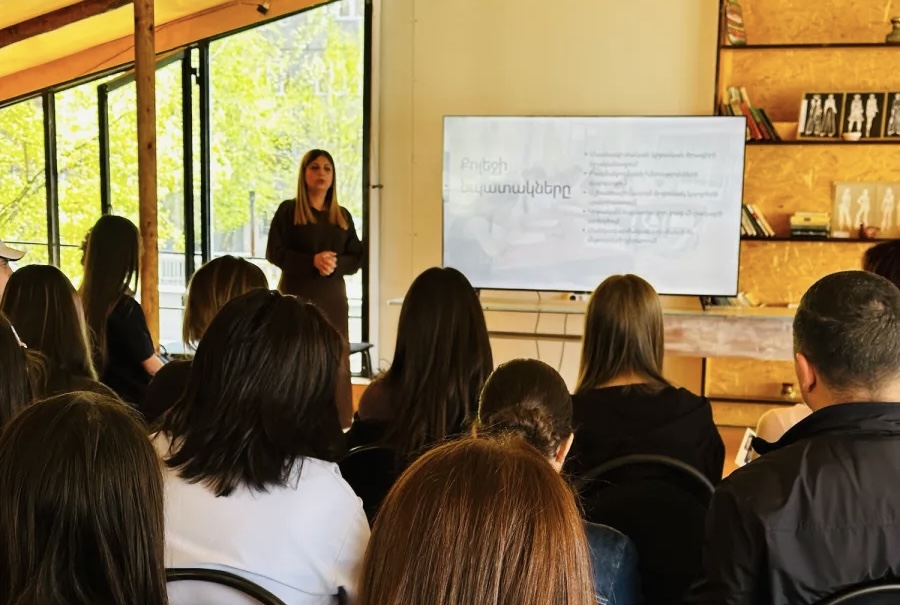 Բաց դռների օր