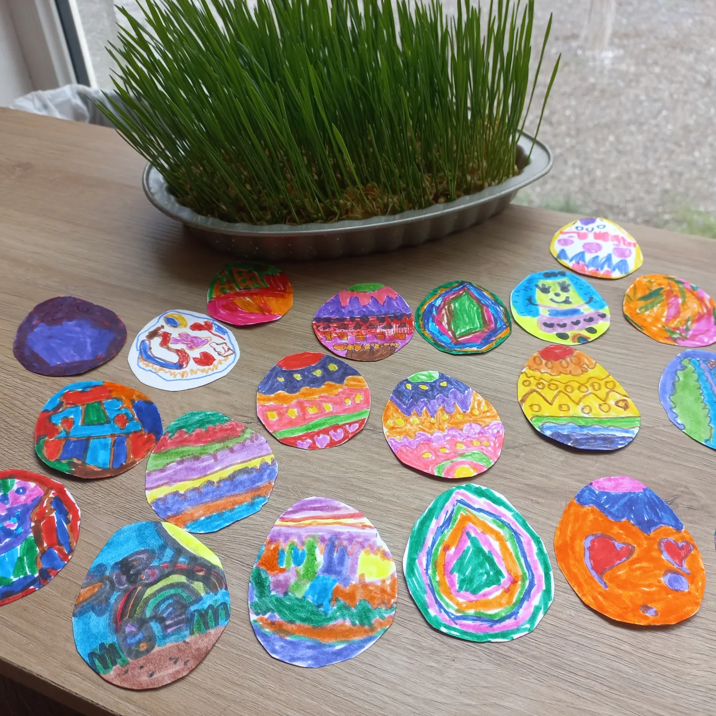 ფერადი კვერცხები